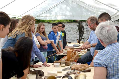 Musée de l'Abbaye Saint-Claude Présentation  démonstration
Histoire de la tournerie 
au Moyen Âge 
par Christophe Picot 
archéologie expérimentale
Journées nationales de larchéologie 2014