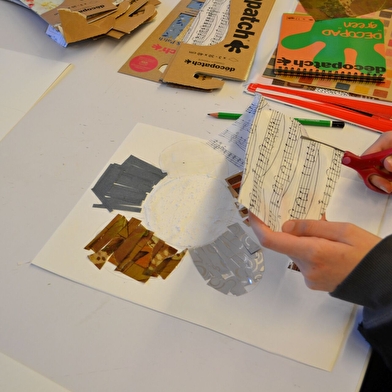 Musée de l'Abbaye - Atelier : Tableau en papiers déchirés