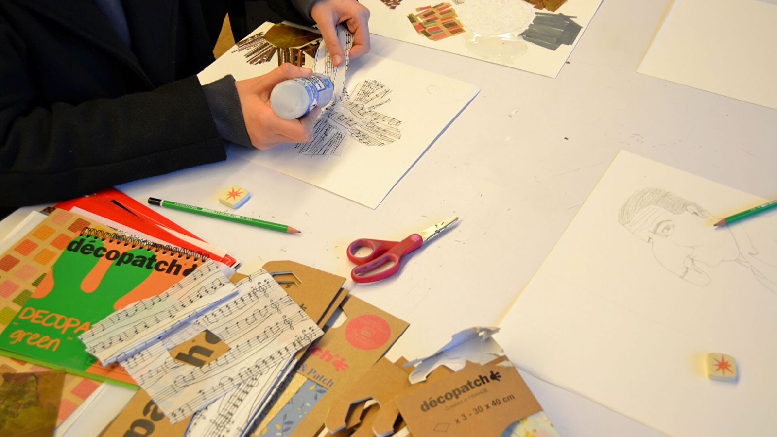 Musée de l'Abbaye - Atelier : Tableau en papiers déchirés